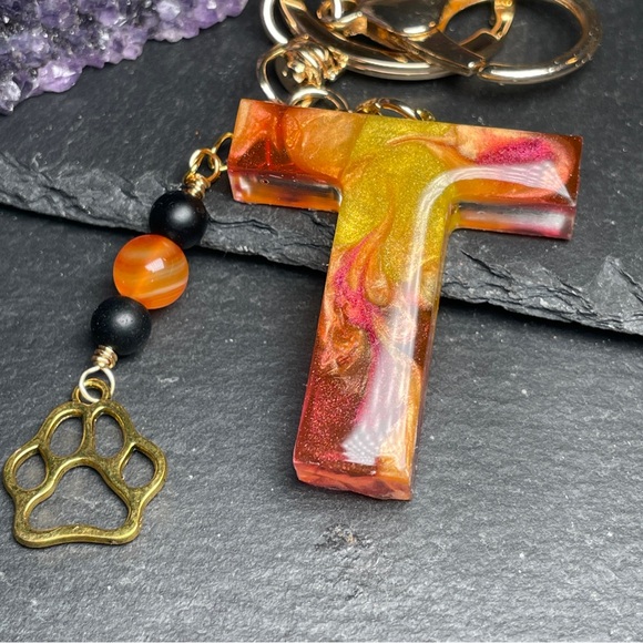 Carnelian And Onyx Custom Resin Letter “T” Keychain with Paw Charm - Picture 5 of 12